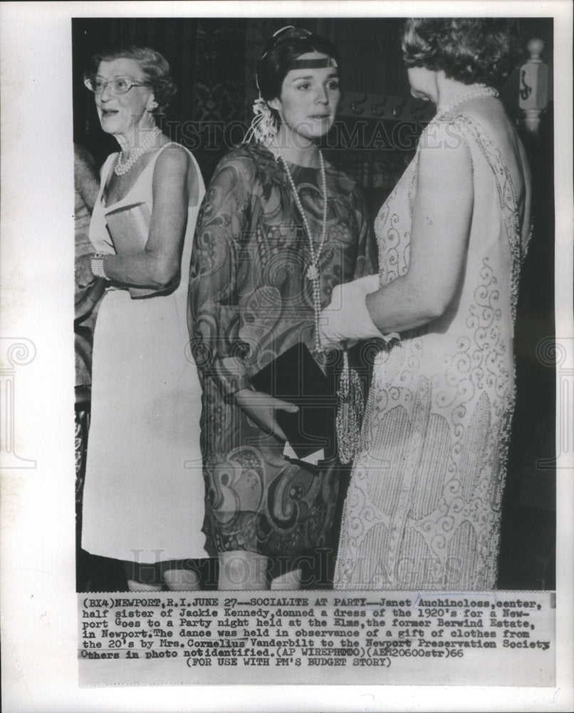 1966 Press Photo Kennedy Half-Sister Auchinclose Elms Party Socializing - Historic Images