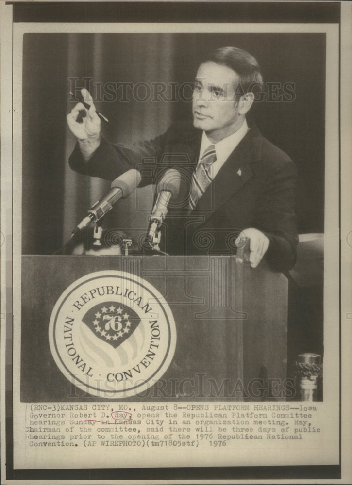 1976 Iowa Governor Robert Ray National Republican Convention - Historic Images