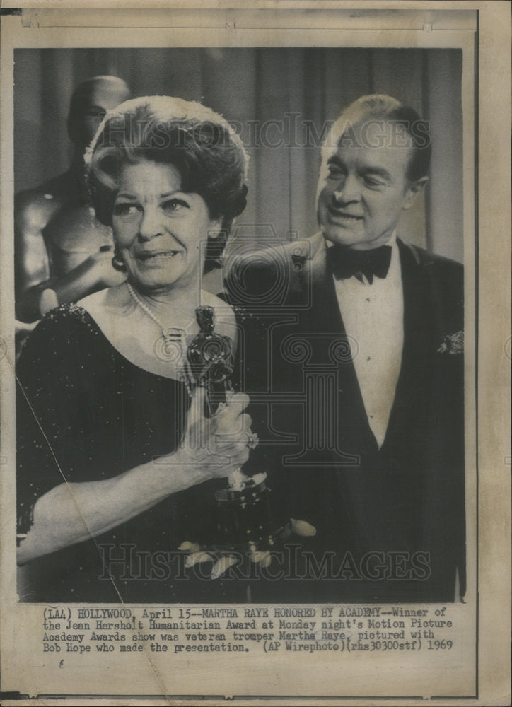 1969 Press Photo Martha Ray Actress Motion Pictures Academy Awards Show - Historic Images
