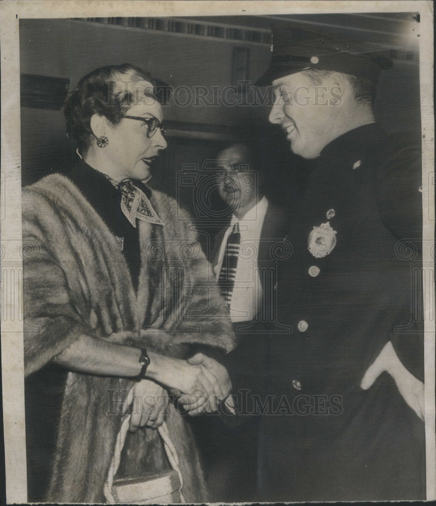 1950 Press Photo Martha Raye Actress DUI Police Officer - Historic Images