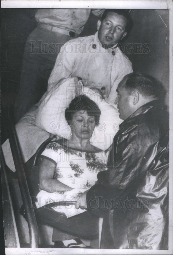 1952 Comedienne Martha Raye carried stretcher airliner Miami Beach - Historic Images