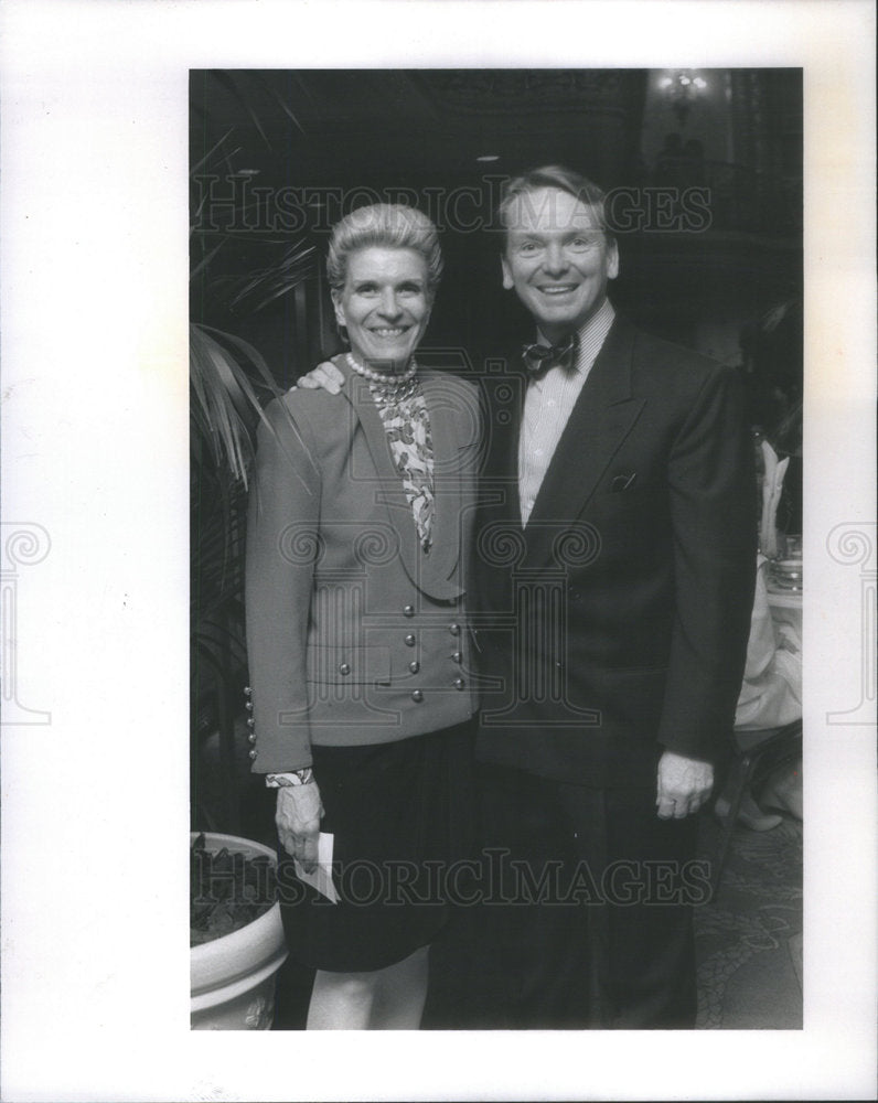 1990 Press Photo Neva Ivon ensembles - RSC95243 - Historic Images