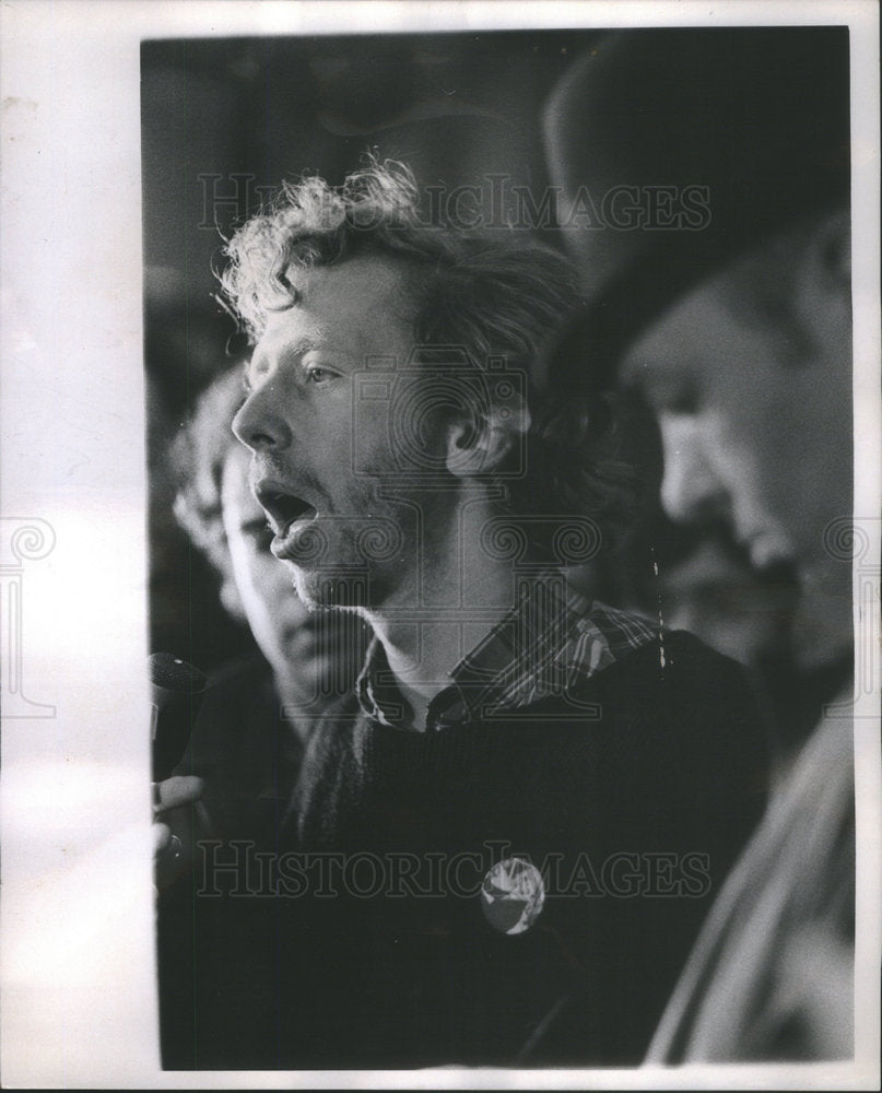 1969 Press Photo Howard Machtinger Student in Charge of Demonsration - RSC95265 - Historic Images