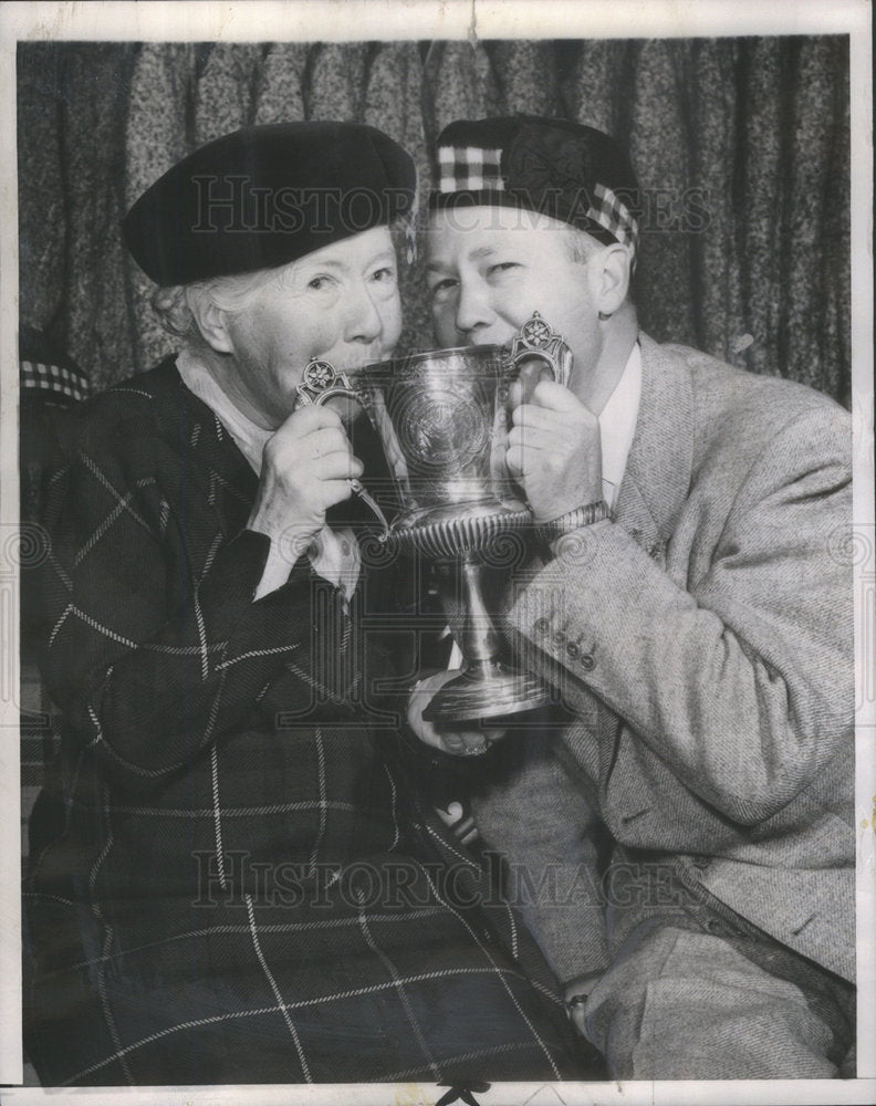 1953 Dame Flora Macleoo Chief of the Macleoo and Frasier clan - Historic Images