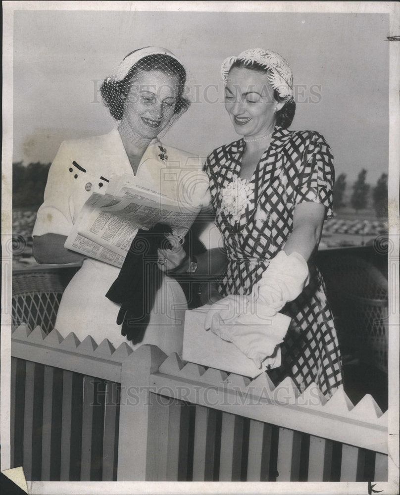 1951 Press Photo Mrs. James G. Murdock Chicago Area Socialite - Historic Images