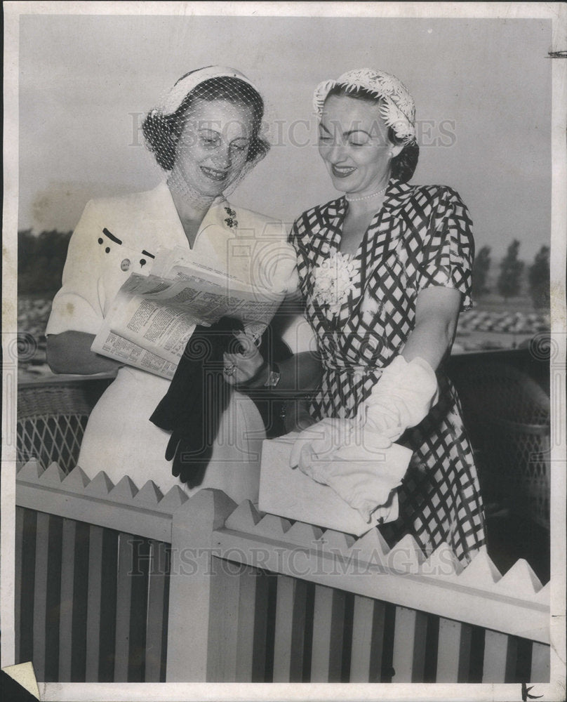 1951 Press Photo Mrs. James G. Murdock Chicago Area Socialite - Historic Images