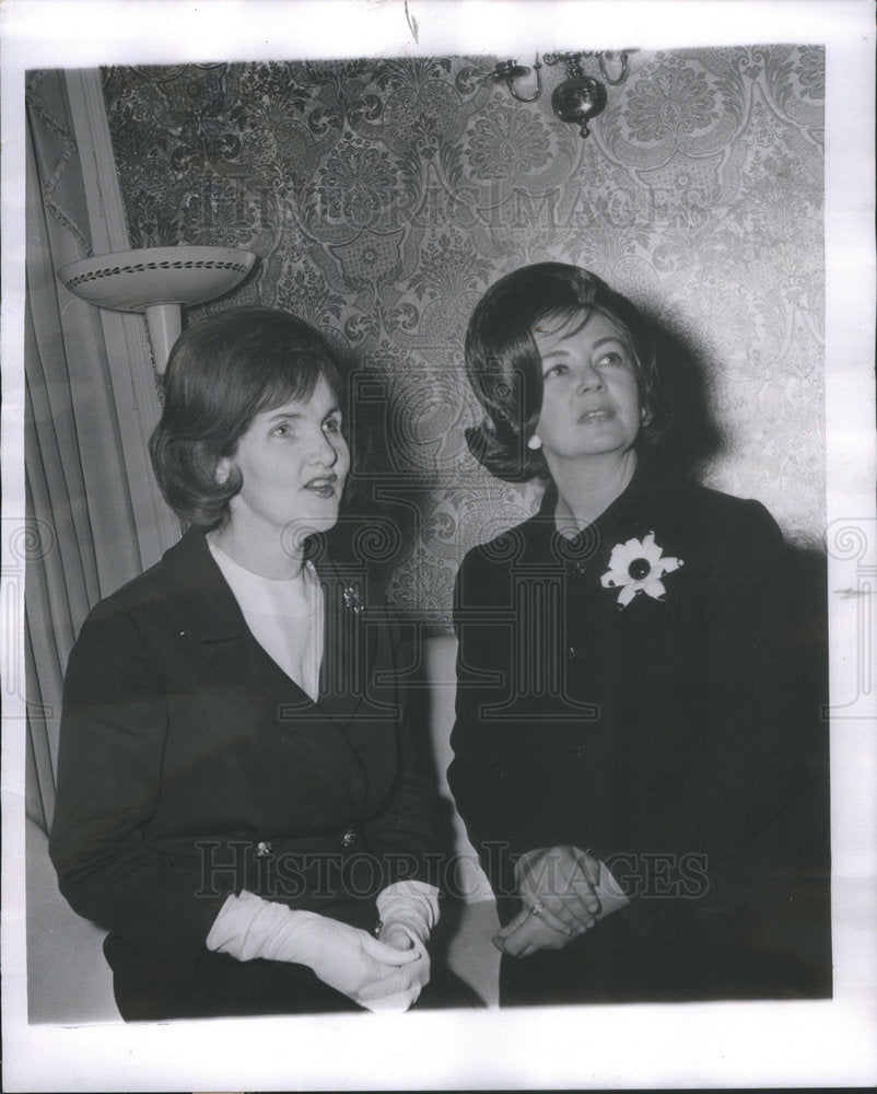 1966 Mrs. Robert W. Martinez United States Chicago City Socialite - Historic Images