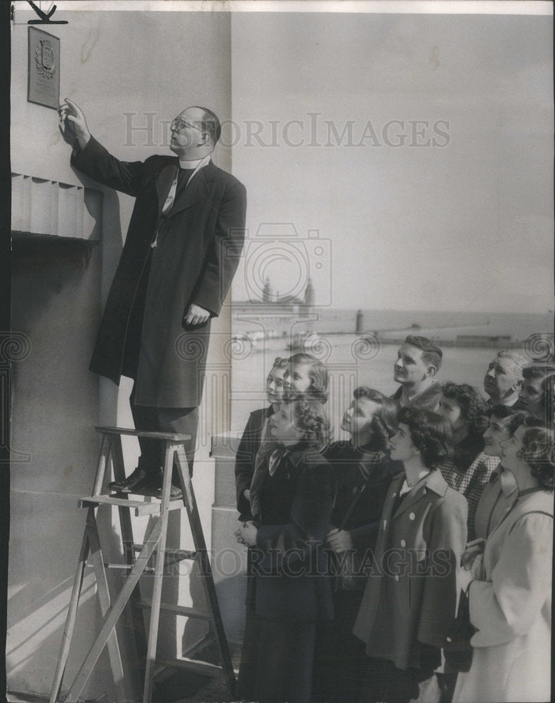 1950 Plaque Honoring Father Jacques Marquette/Chicago Illinois - Historic Images