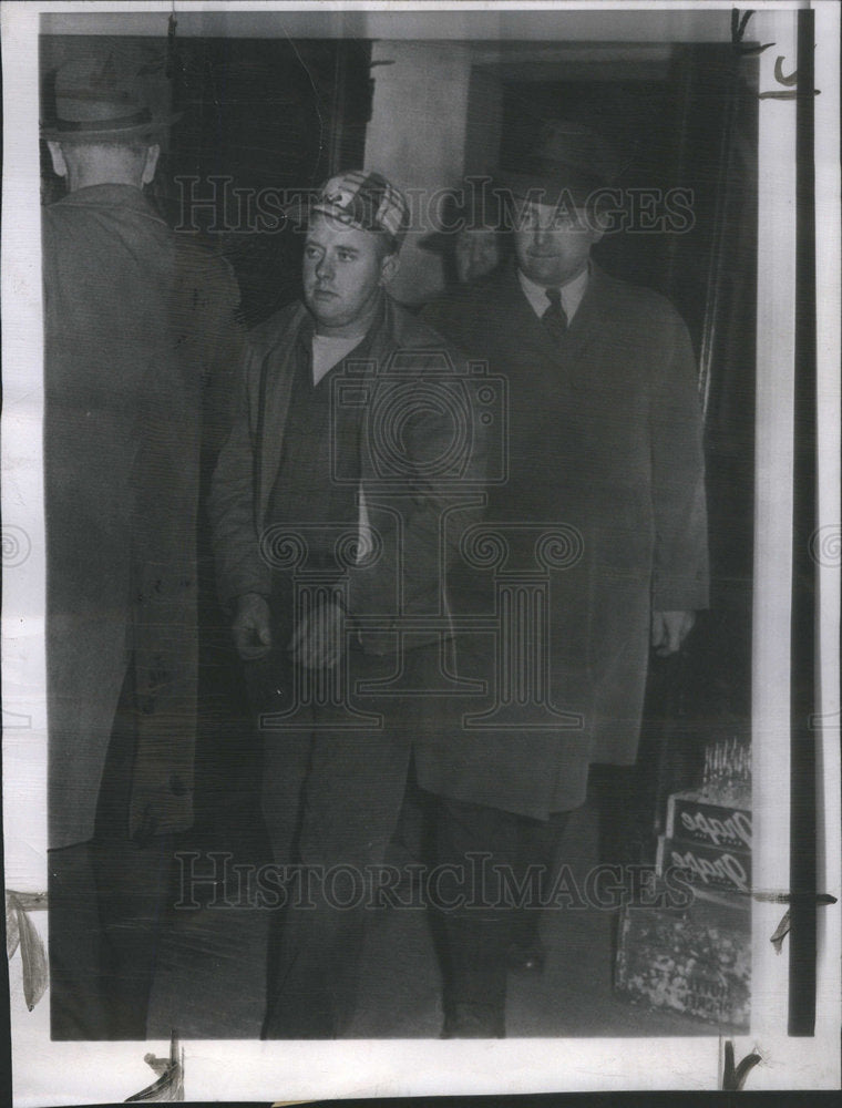 1947 Murderer Glenn Marsh Led Into Rockford Police Station - Historic Images