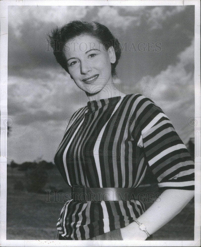 1953 Press Photo Barbara Moro Lead Actress Legend Sarah Chevy Chase - Historic Images