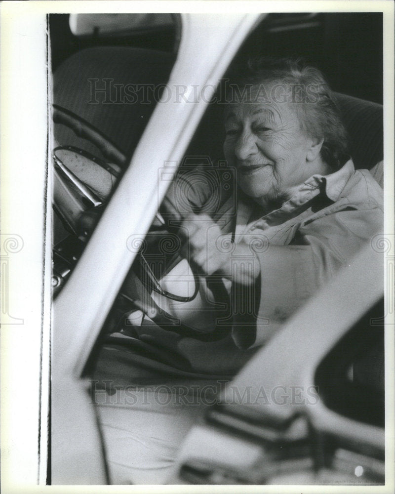 1985 Press Photo Clara Peller, actress. - Historic Images