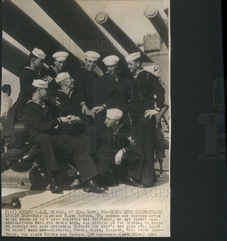 1941 Press Photo Clarence Floyd Patten sworn in as a Navy enlisted man - Historic Images