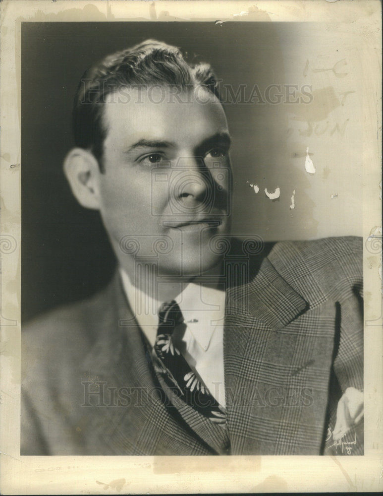 1945 Press Photo Harold Partick American Singer Musician Civic Opera House Mich - Historic Images