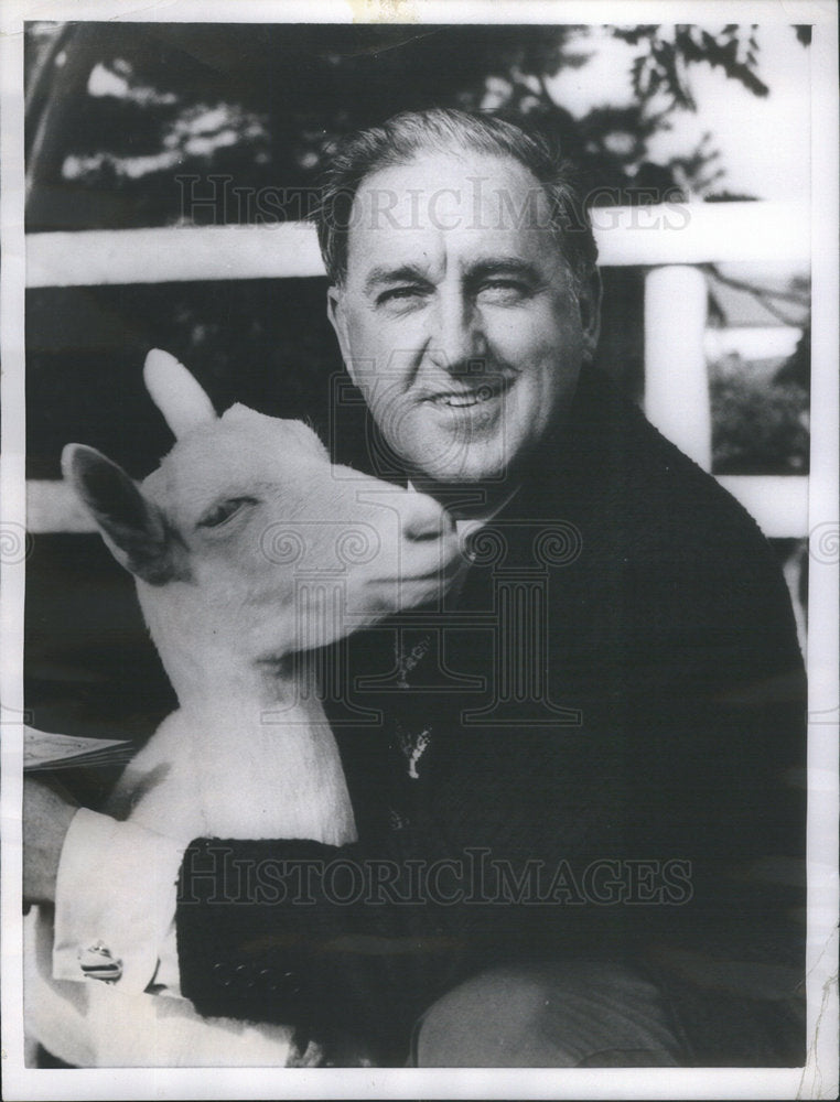 1956 Press Photo Playwright John Patrick Author Of Teahouse Of August Moon - Historic Images