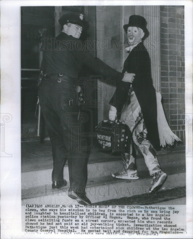 1962 Press Photo Pathetique "Robin Hood of Clowns" - Historic Images