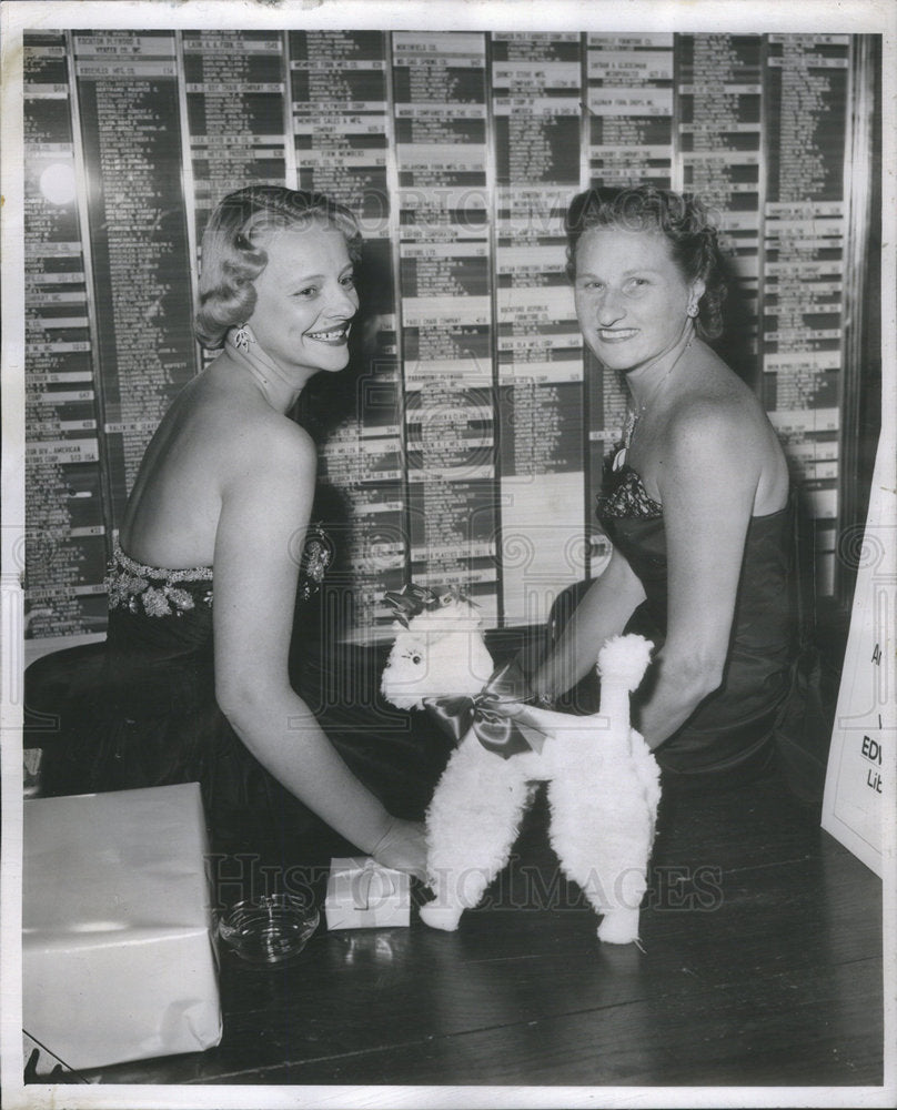 1955 Press Photo Mrs Carpenter Seidlitz  and Mrs E Cummings Parker - Historic Images