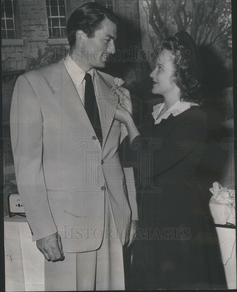 1943 Press Photo GREGORY PECK AMERICAN ACTOR KIM HUNTER - Historic Images