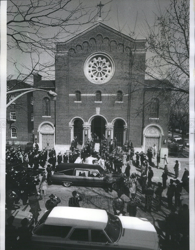 1977 Press Photo Sgt. Michael Palese funeral rite at Our Lady of Angels Church - Historic Images