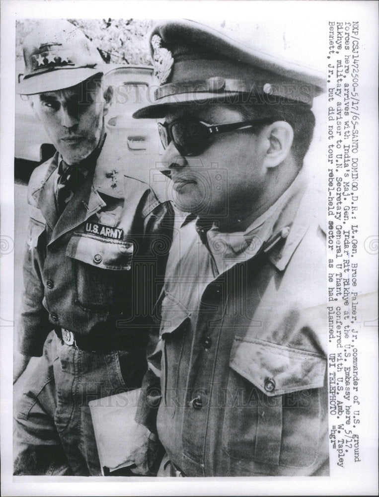 1965 Lt. Gen. Bruce Palmer, Jr. &amp; India&#39;s Maj. Gen. Indar Rot Rikhye - Historic Images