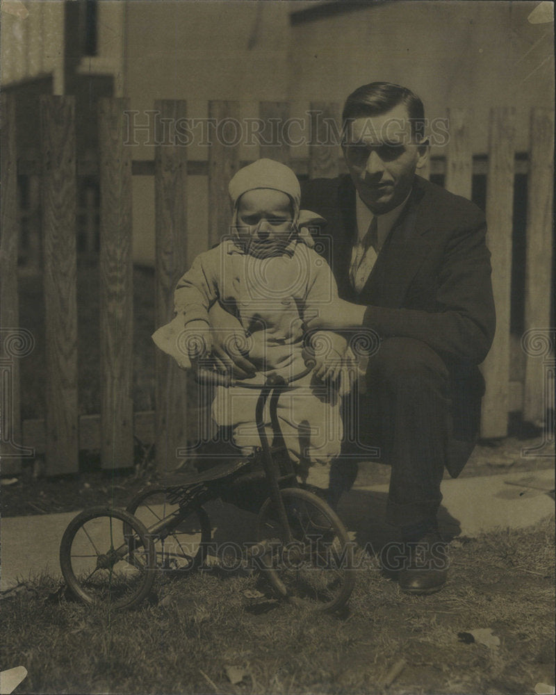 1935 Erich Perrot Father Max Missing Boy  - Historic Images