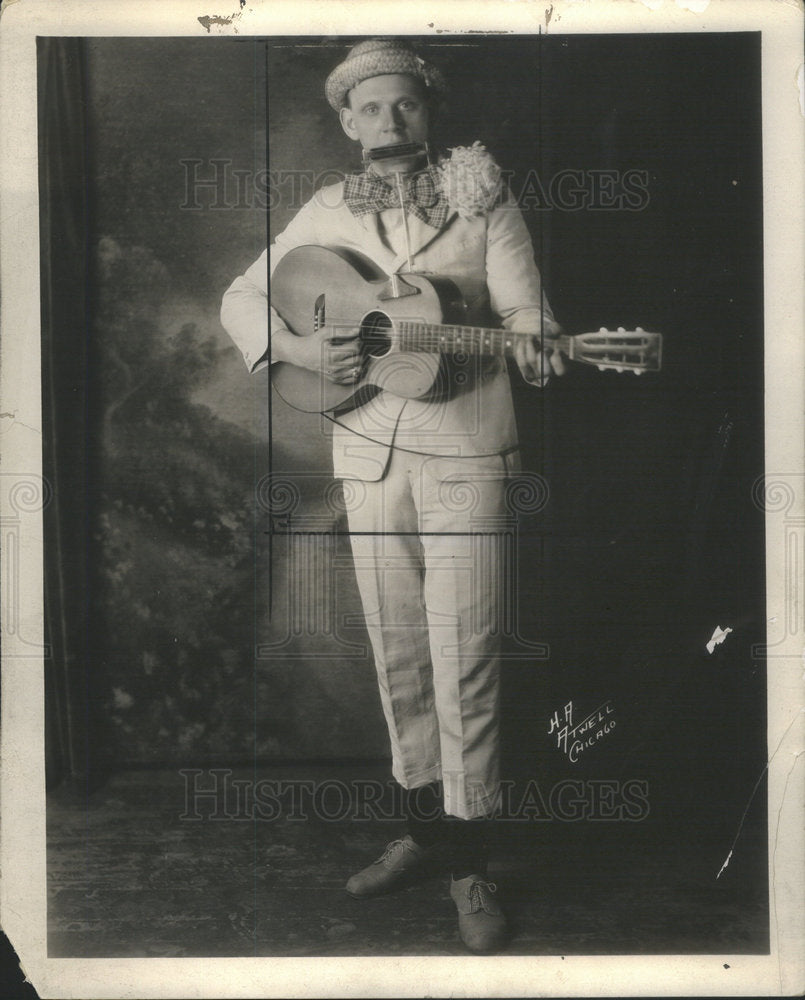 Press Photo Entertainer Walter Peterson - Historic Images