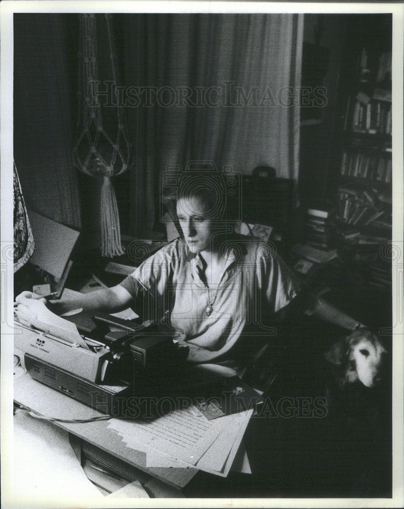 1984 Press Photo No Description - Historic Images