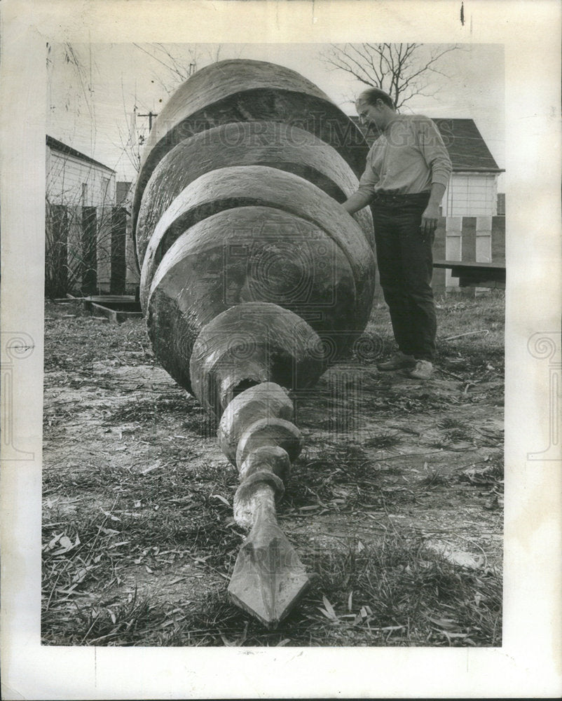 1968 Sculptor Bernard Rauch "The Ultimate Weapon." - Historic Images