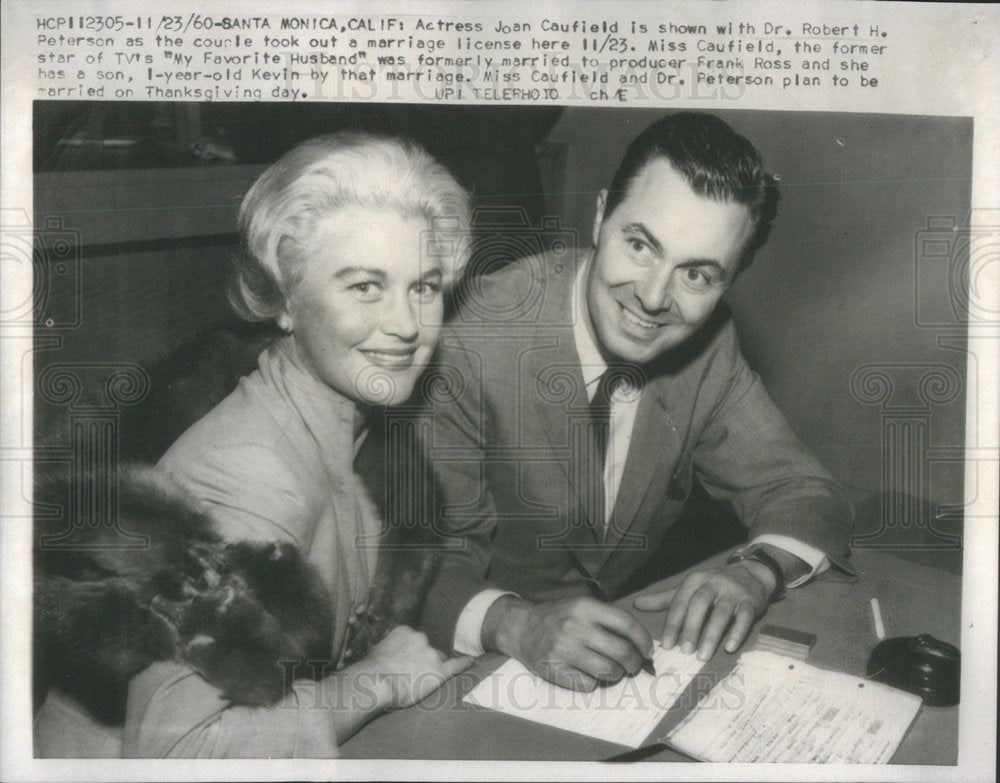 1960 Actress Joan Caufield & Dr Robert Peterson - Historic Images