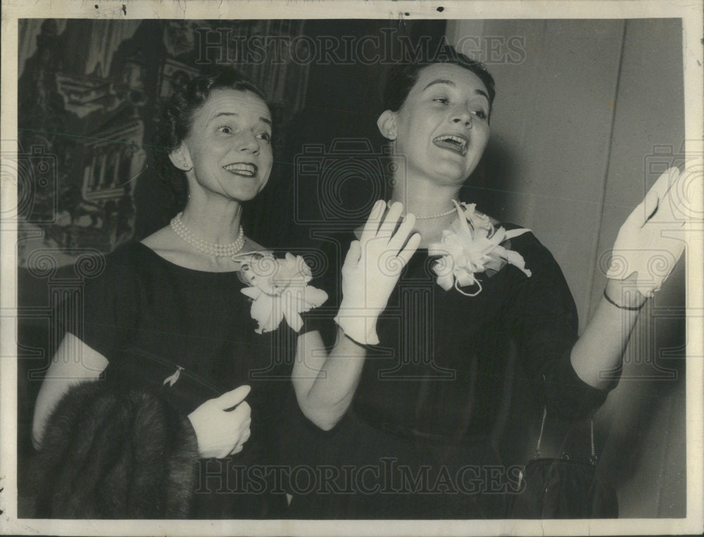 1960  Mrs. Thruston B. Morton And Mrs. Meade Alcorn, Republicans - Historic Images