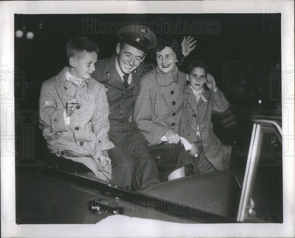 1953 Martin Accpets Cheers Of Neighbor With Gertrude Sons In Parade - Historic Images