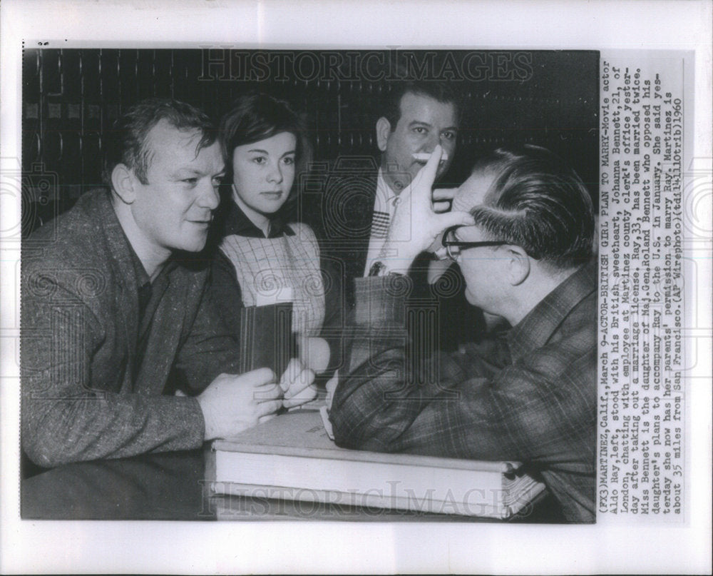 1960 Press Photo Movie Actor Aldo Hay Johanna Bennet County Clerk Office - Historic Images