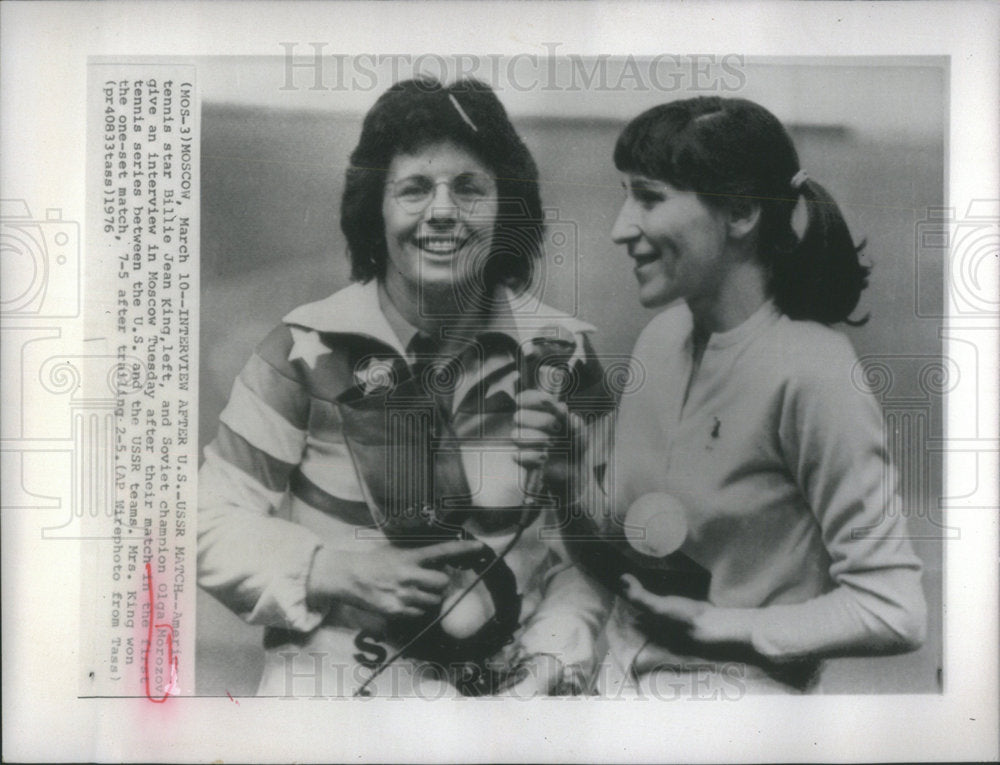 1976 Press Photo Billie Jean King Olda Mororov Russian Tennis Champ - Historic Images