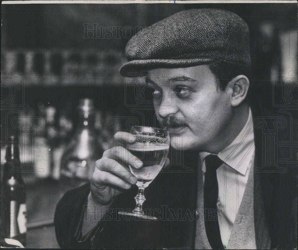 1970 Chicagoland Magazine Editor Nash Drinking Beer - Historic Images