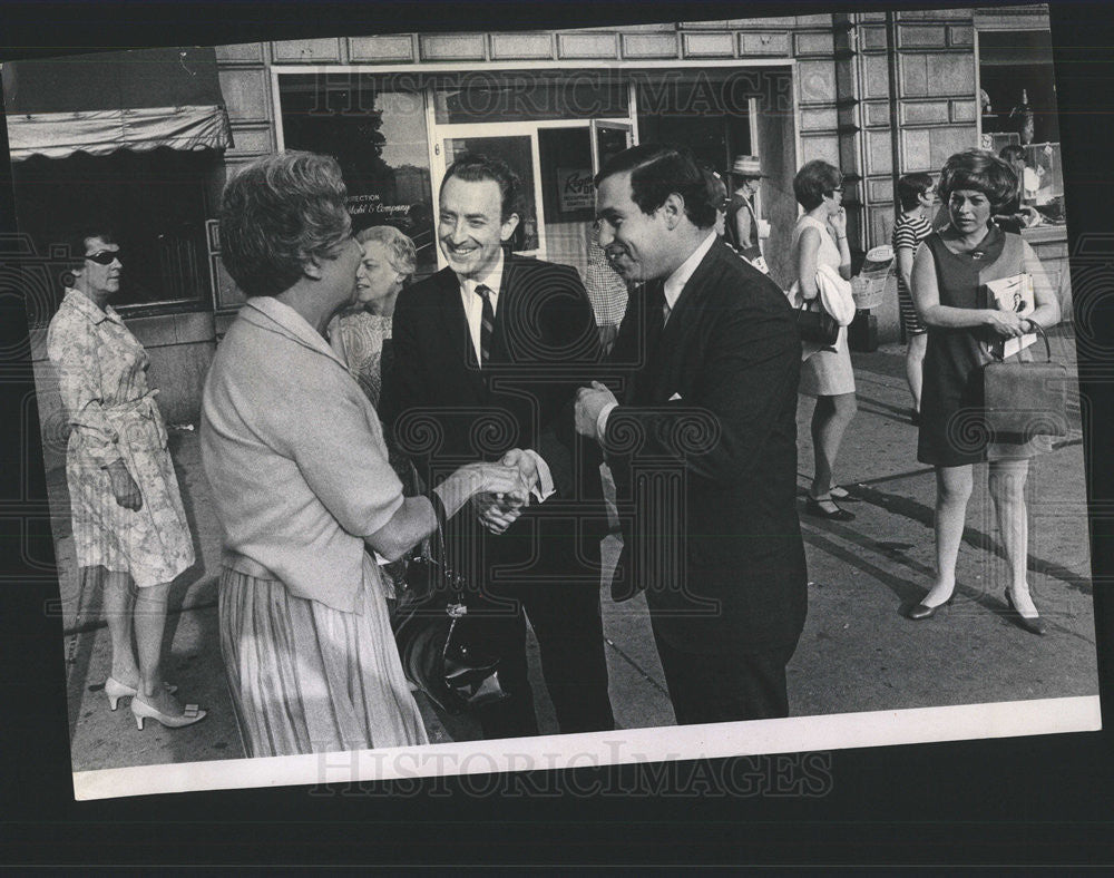 1969 Press Photo Bernard Weisberg Alderman William S. Singer - Historic Images