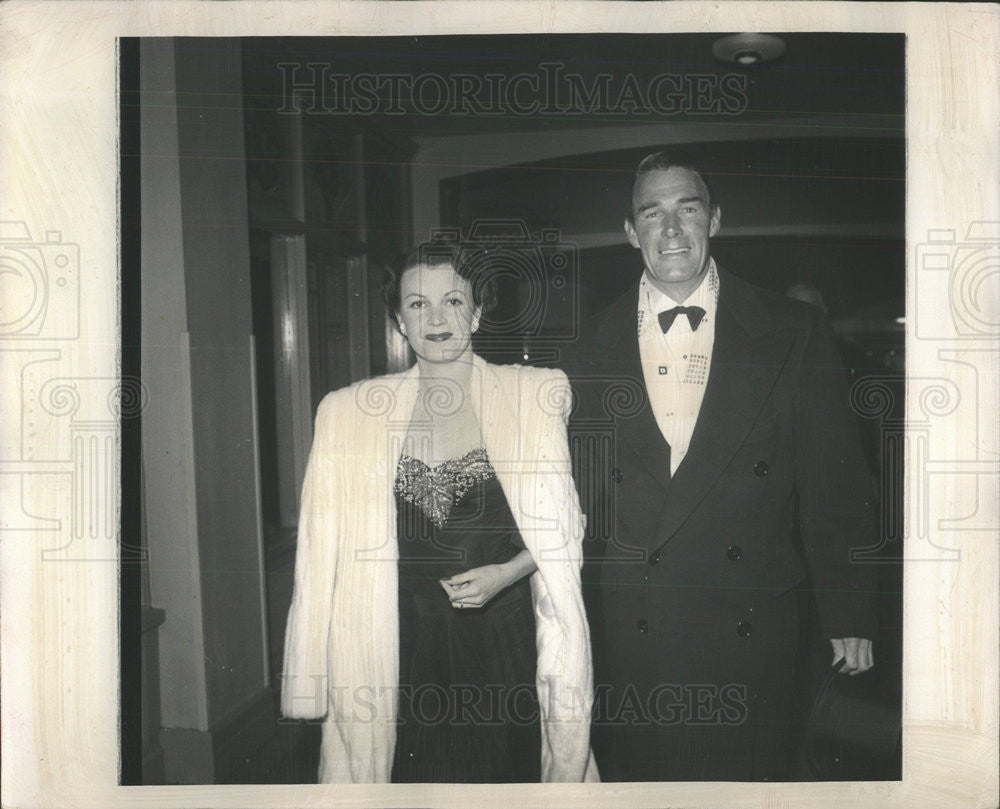 1948 Press Photo Randolph Scott And Wife Celebrate their 4th Anniversary - Historic Images