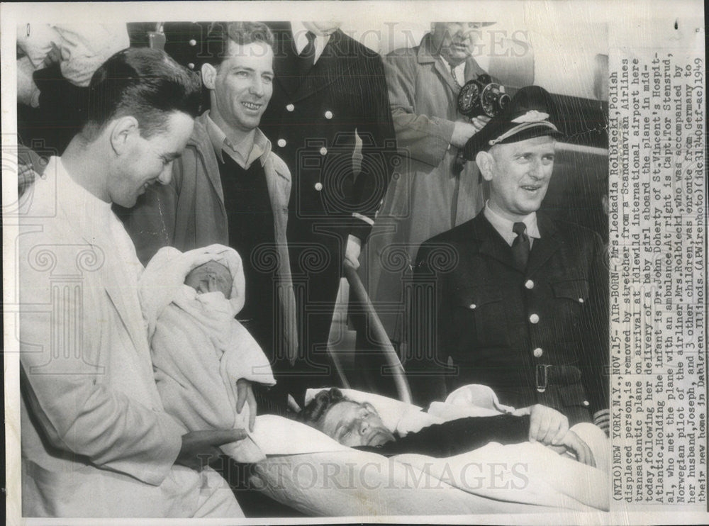 1949 Press Photo Mrs. Rolbiecki Delivers Baby Girl on Trans Atlantic Flight - Historic Images