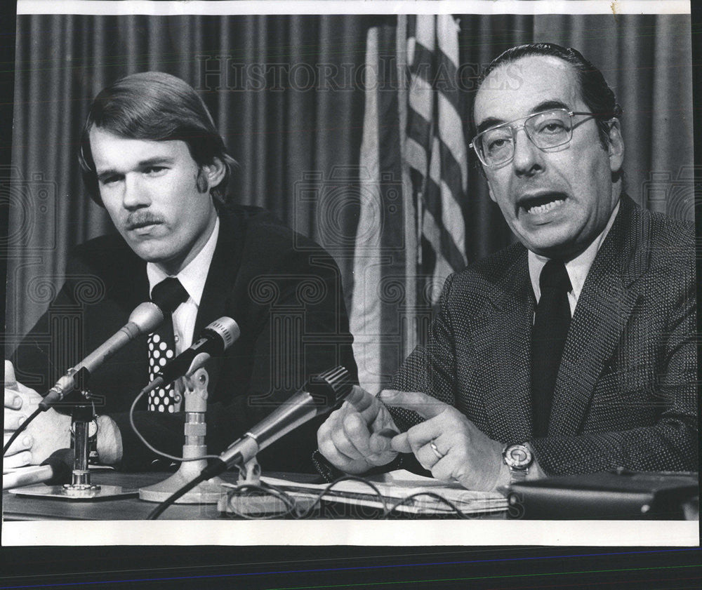 1973 Press Photo Alfred Roman Dr. LeRoy Levitt Director State Mental Health - Historic Images