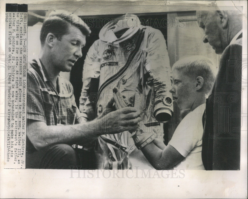 1962 Press Photo Astronaut Walter M Schirra Jr son Walter III & Walter Schirra Sr - Historic Images