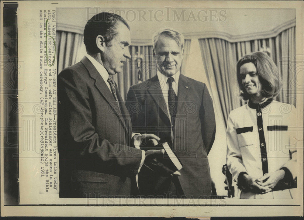 1971 Press Photo Pres Nixon with James Schlesinger - Historic Images