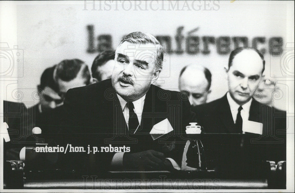 1967 Press Photo Ontario Prime Minister John Robarts conference future Canada - Historic Images