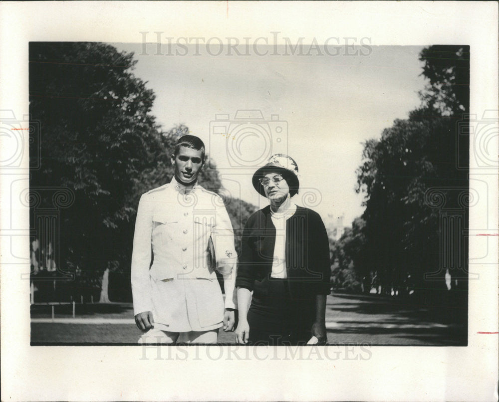 1967 Press Photo Mrs. James Robb &amp; Son Graduation University of Wisconsin - Historic Images