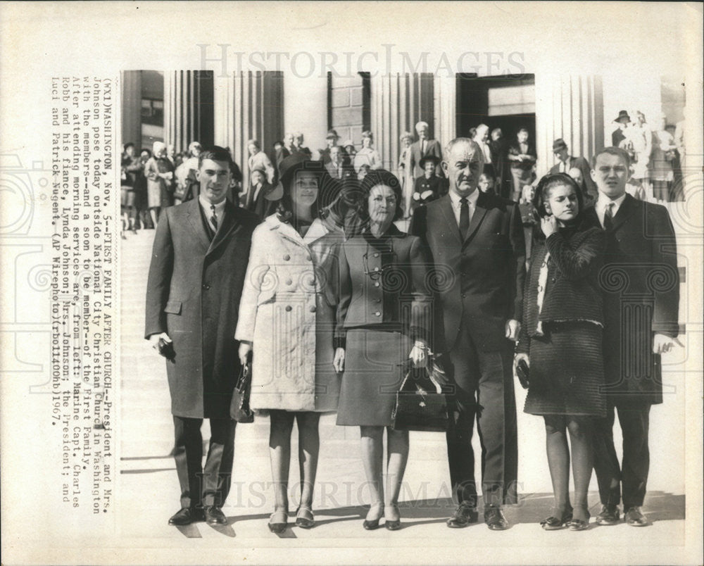 1967 Press Photo First Family Outside National City Christian Church w/ Members - Historic Images