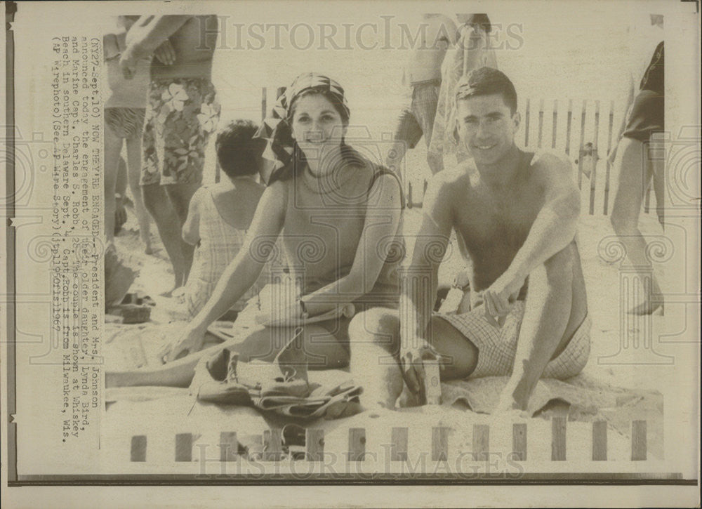 1967 Press Photo Lynda Byrd Marine Captain Charles Robb Whiskey Beach Delaware - Historic Images