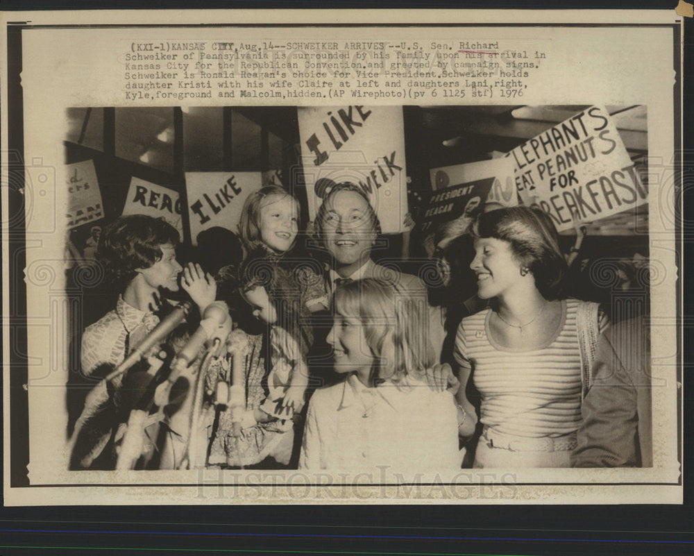 1976 Press Photo US Senator Richard Schweiler of Pennsylvania - Historic Images