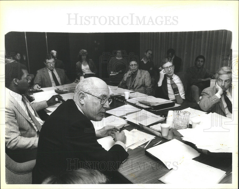 1987 Press Photo Dr. Alexander Schmidt head Oak Park-River Forest School Board - Historic Images