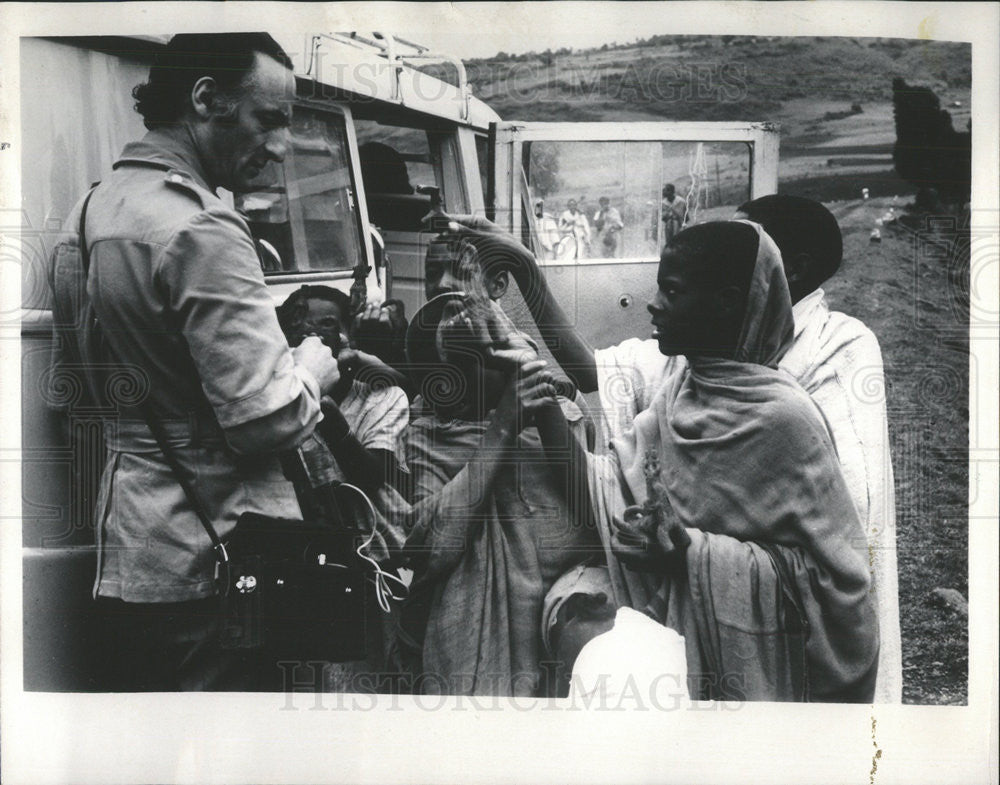 1968 Press Photo Artist And Saxophonist Larry Rivers In NBC Show &quot;Africa And I&quot; - Historic Images