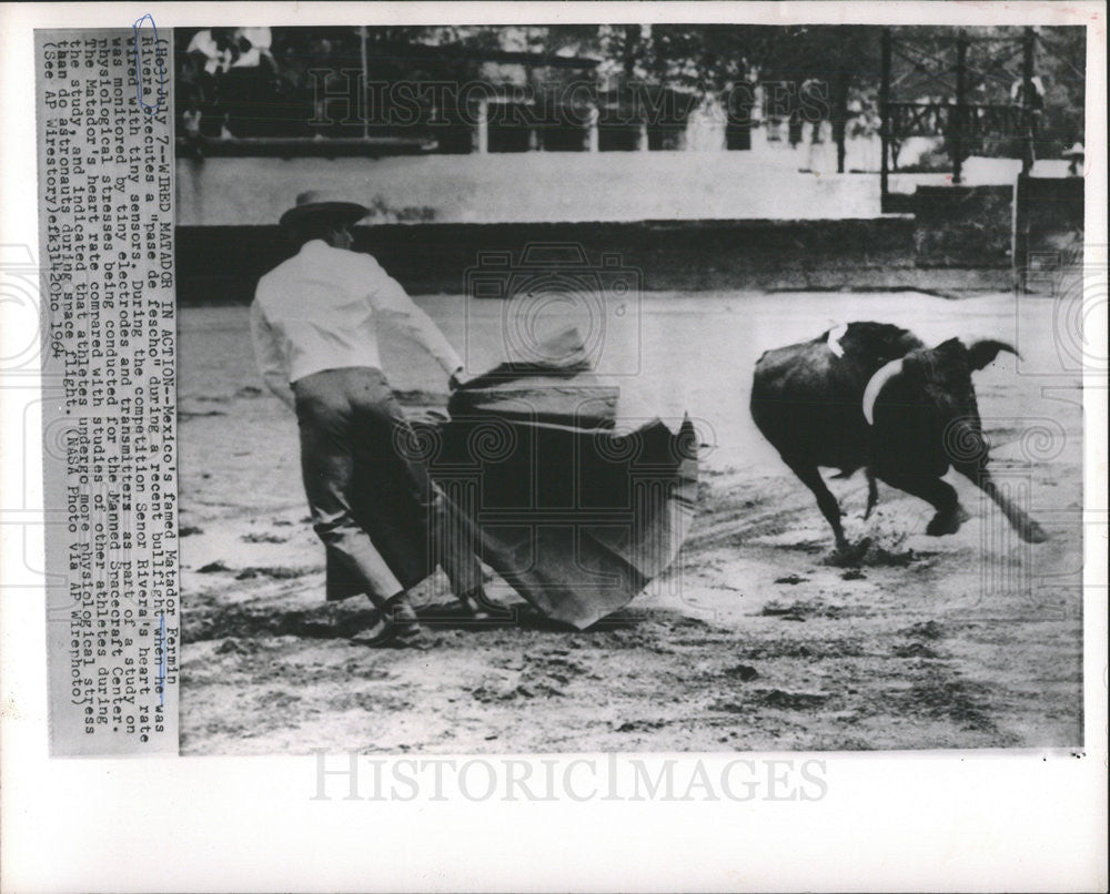 1964 Press Photo Mexico's famed Matador Fermin Rivera recent bullfight - Historic Images