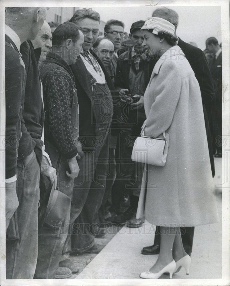 1959 Press Photo Queen Elizabeth II England Royal Family Canada Visit - Historic Images