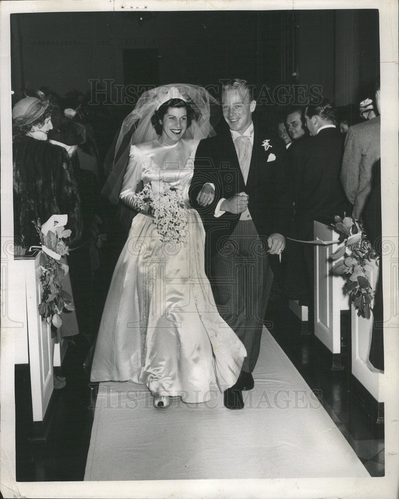 1948 Press Photo Mr. And Mrs. John Manley Rodger Jr. At Winnetka Church - Historic Images