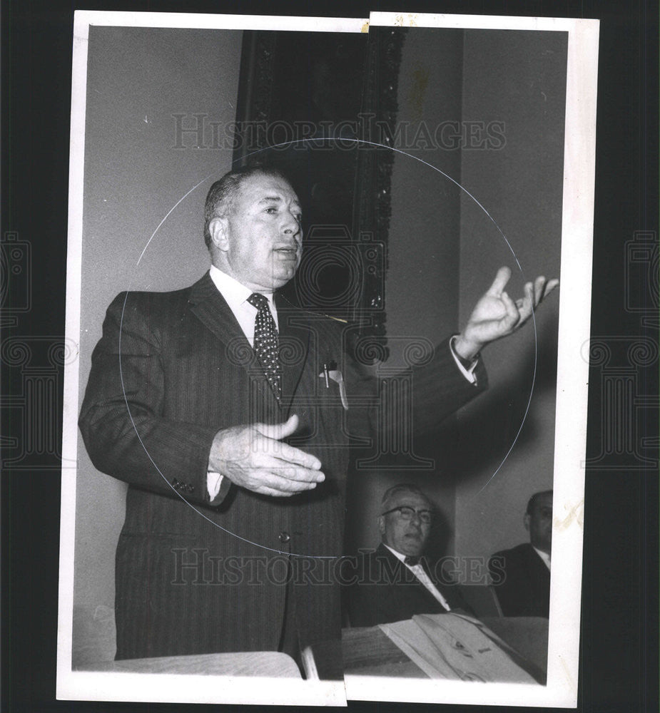 1960 Press Photo Boat Dealer John Rodi Offers to Build Lake Front Marina - Historic Images